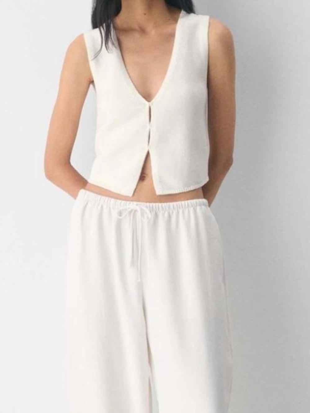 Beautiful Wilfred Basque Sweater Vest from Aritzia in a gorgeous soft ivory colo
